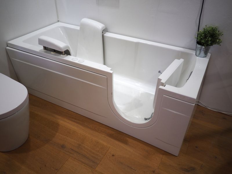 Corner Whirlpool Tub